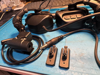 Imagen 2 de Tactische headset met actieve gehoorbescherming + PTT NIEUW