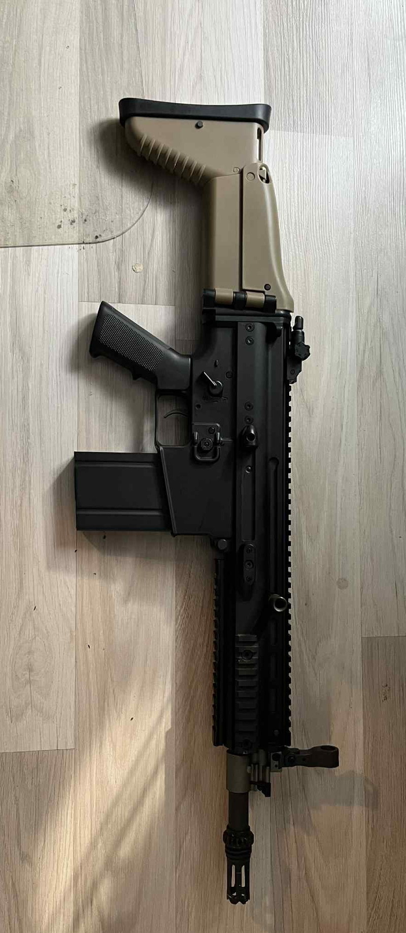 Imagen 1 de Scar H