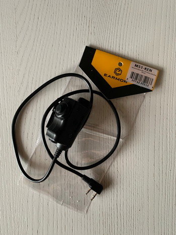 Imagen 3 de Earmor M32 Headset + PTT + Helmet Adapters
