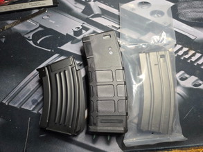 Afbeelding van magazijnen ak en m4 midcaps