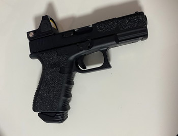 Afbeelding 4 van VFC Glock 19 - Gen. 3 F-Mark (G19) - Glock 17 / 45 Magazines + RMR + Accessories