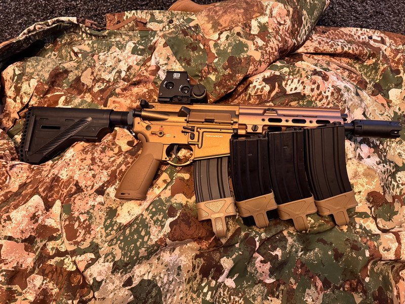 Afbeelding 1 van E&C SMR16 7 CQB GEN.4 S-AEG  Top Zustand + Tuning + viel Zubehör