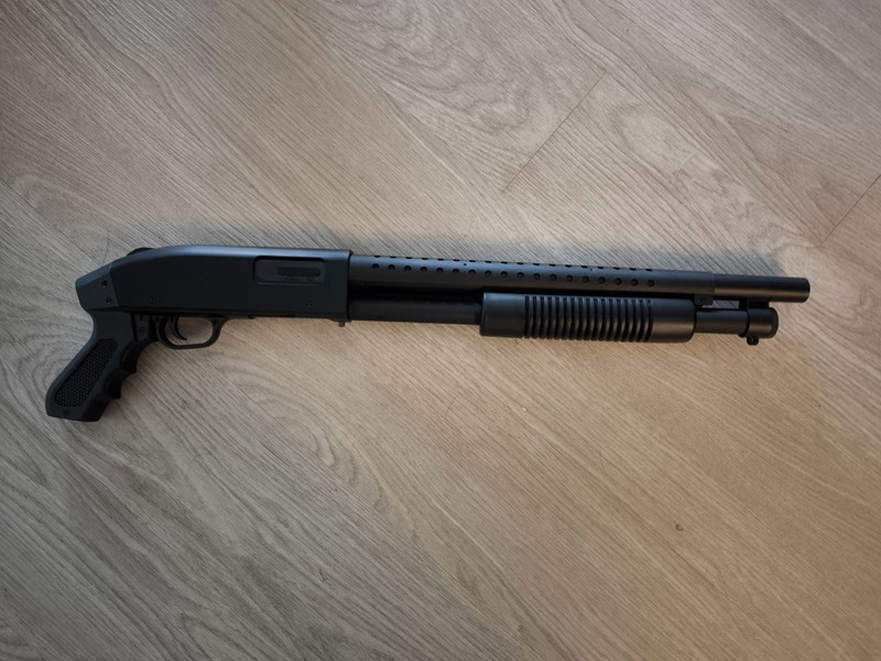Image 1 for Mossberg 500 pump shotgun