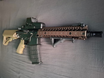 Imagen 3 de DE x EMG Daniel Defense MK18 FDE (GBB) + 2 mags