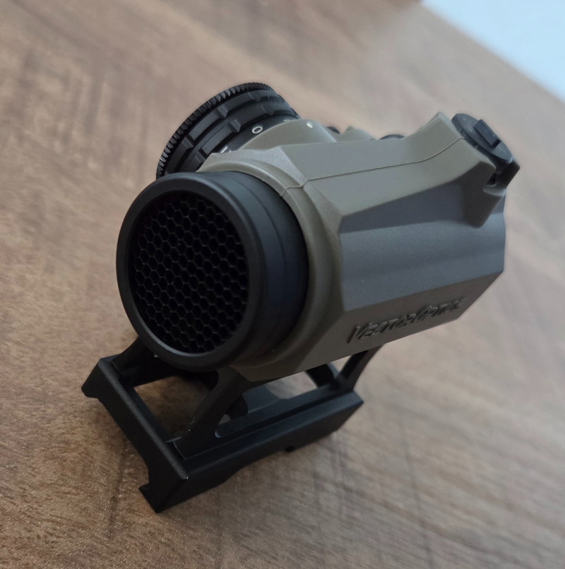 Image 1 for Nieuwe Vector Optics Maverick III Red Dot 1x22 Scope Tan