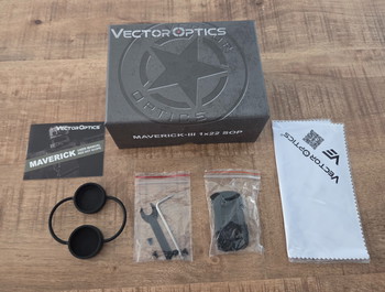 Image 4 for Nieuwe Vector Optics Maverick III Red Dot 1x22 Scope Tan