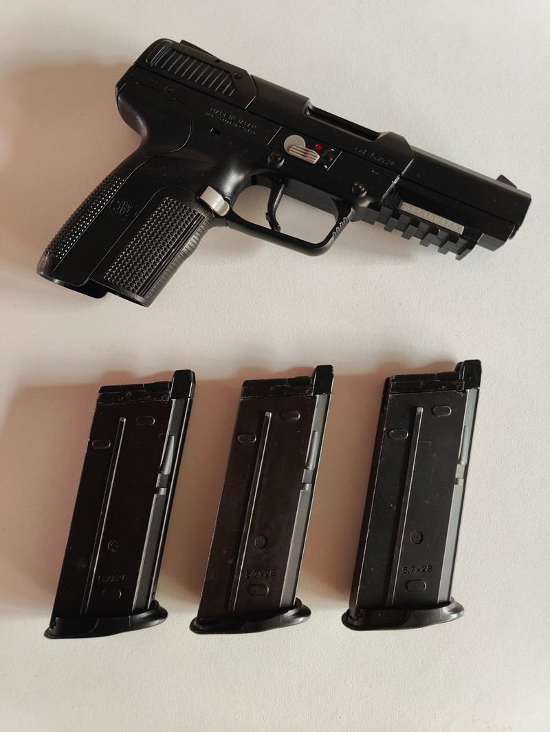 Afbeelding 1 van Tokyo Marui Five-Seven GBB