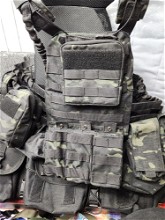 Image for multicam black vest met diverse pouches