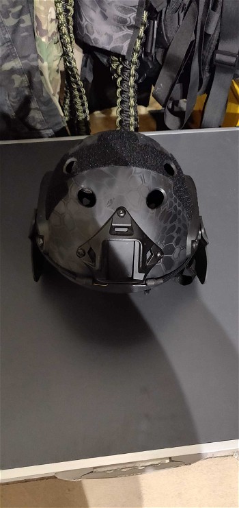 Afbeelding 4 van Kryptek python FAST helm met oorbescherming