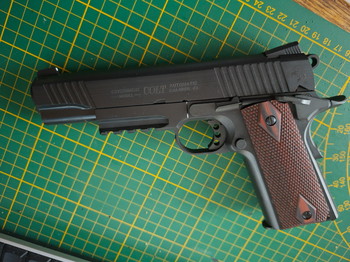 Image 3 pour KWC Railgun met checkered echt houten kolfplaten