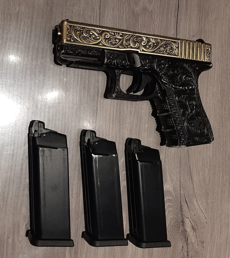 Afbeelding 1 van WE G19 Ivory + mags