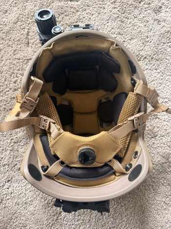 Afbeelding 2 van Helm + NVG