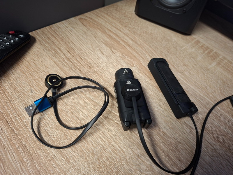 Image 1 pour OlightPL-3R Valkyrie - Black + Olight sRPL-7 Remote switch combo
