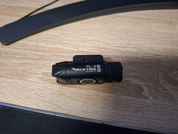 Image 2 pour OlightPL-3R Valkyrie - Black + Olight sRPL-7 Remote switch combo
