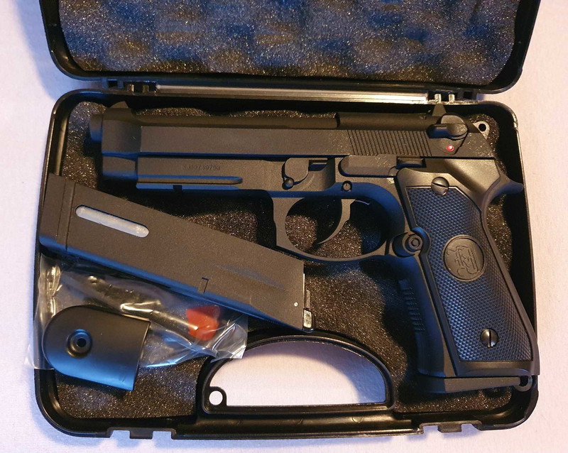 Bild 1 für KJ Works M9 A1 full metal 6mm BB Co2 met extra GBB magazijn, ammo, etc.