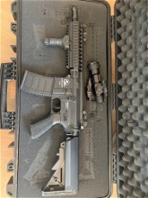 Afbeelding van ASG Armalite M15 + Red Dot Swiss Arms Military Model
