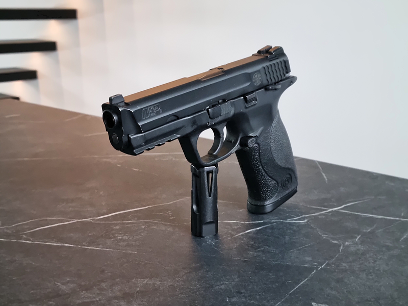 Image 1 pour Umarex | Smith & Wesson M&P9 met magazijn + 2 griplates + zak patronen + BB's