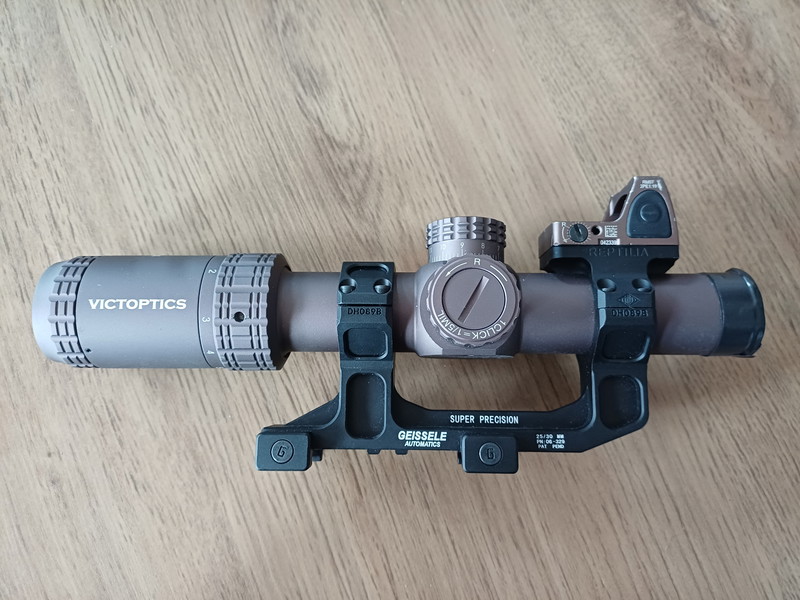Image 1 pour Victoptics LPVO S6 1-6x24 | Geissele Super Precision mount (replica) + Trijicon RMR (replica)