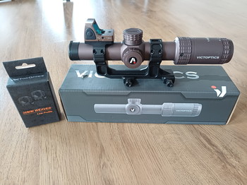 Image 4 pour Victoptics LPVO S6 1-6x24 | Geissele Super Precision mount (replica) + Trijicon RMR (replica)