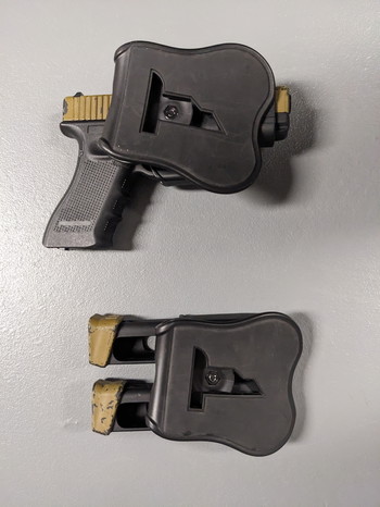 Imagen 4 de GLOCK 17 Gen 4 Gaz/CO2 Cybergun + 3 chargeurs + holsters