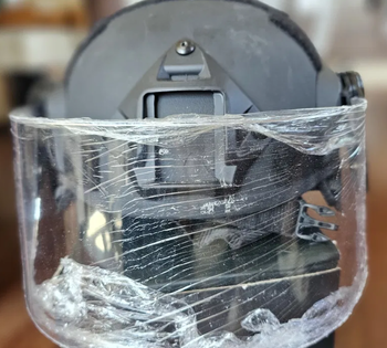 Bild 2 für Airsoft helmet with visior.