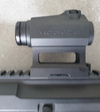 Afbeelding 6 van ARP 556 met G&P CQB SAI handguard.