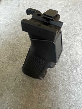 Afbeelding 3 van D-Boys 20mm RIS rail quick detachable airsoft lever fore grip