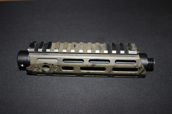 Imagen 3 de Action Army AAP01 MLOK SMG HANDGUARD aluminium (zwarte base, olive drab spray painted)