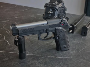 Image for M9 Baretta op HPA met drummag en hi cap mag