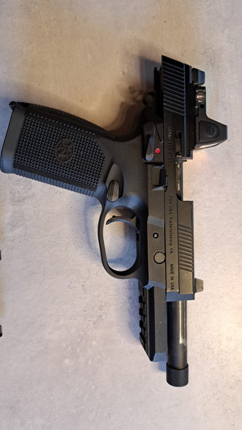 Bild 6 für gereseveerd fnx 45 airsoft met 3 magazijnen en een reddot