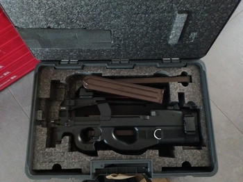 Imagen 2 de P90 perun met upgrades.