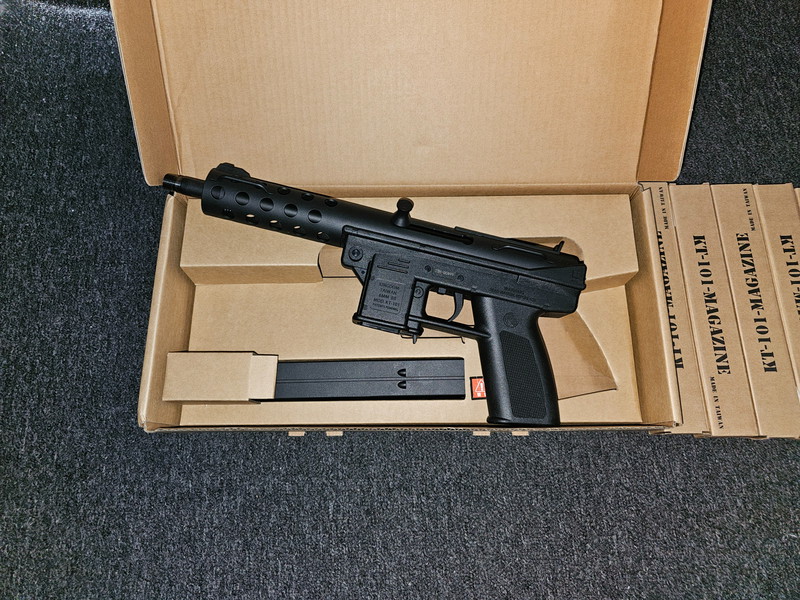 Image 1 for KTC TEC-9 KG-9 met 5 extra magazijnen, gloednieuw!