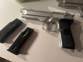 Image 2 pour Beretta M92FS / M9 Softair Federdruck 6 mm BB, Kunststoff, inklusive BBs, gebraucht