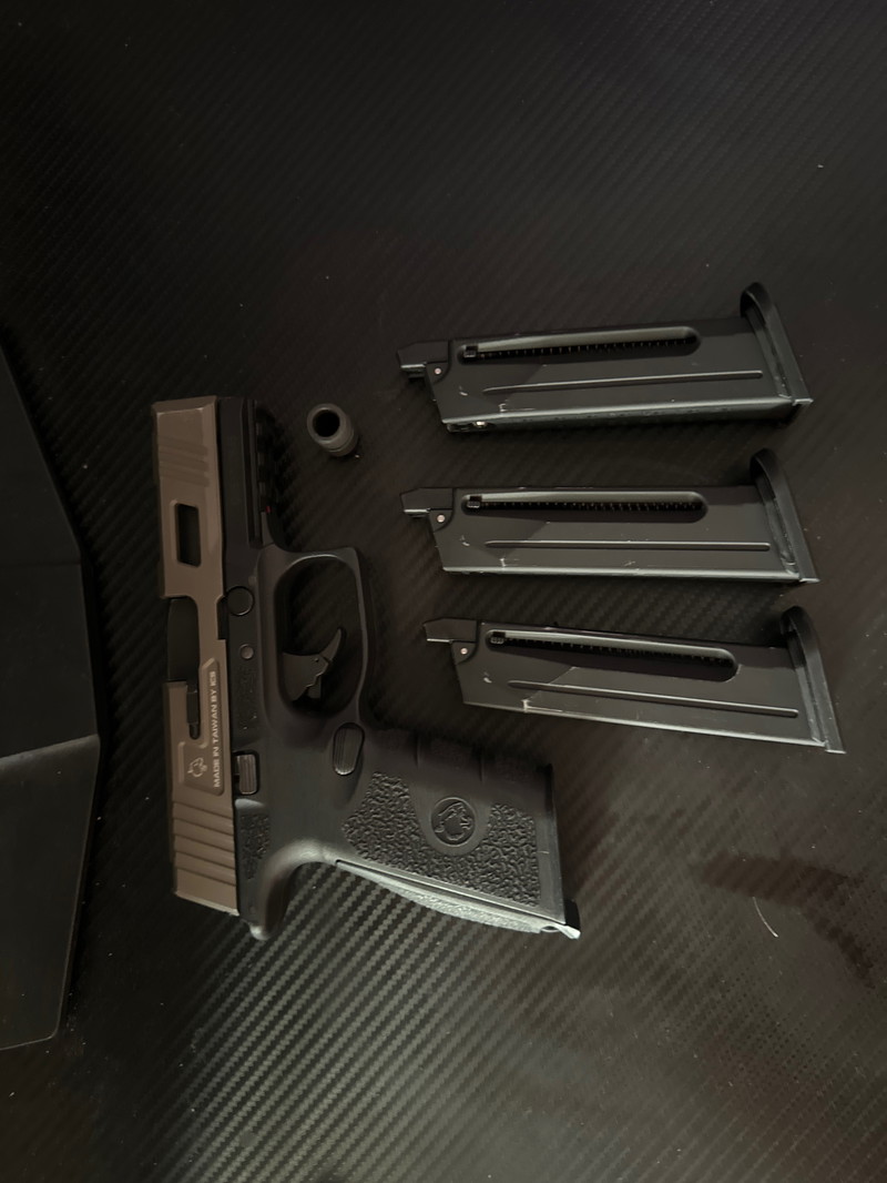 Image 1 pour ICS BLE-XFG Ambidextrous Airsoft Gas Blowback Pistol
