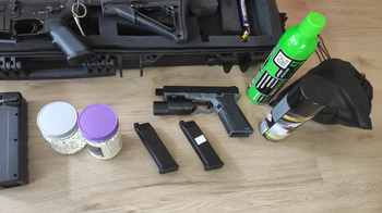 Imagen 3 de Complete beginners kit met SA-A03 modded AEG + Mosfet, GBB Glock 17 Gen 3 met upgrades, BB's, Tracer, lader, gear