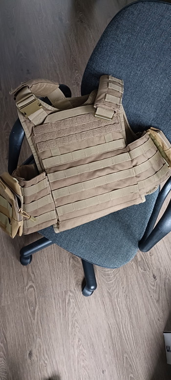Image 2 pour Tan / coyote brown plate carrier