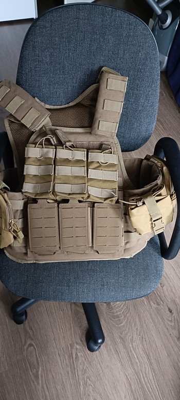 Image 3 pour Tan / coyote brown plate carrier