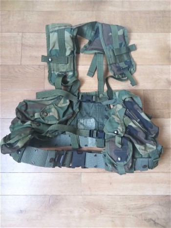 Image 2 for US Woodland Tactical Vest.
