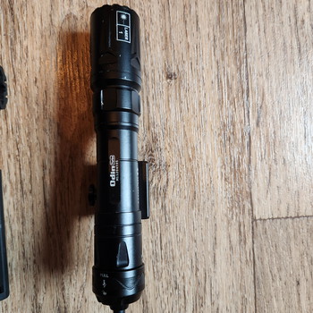 Imagen 2 de Olight Odin Turbo Wapenlamp Oplaadbaar Zwart