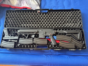 Afbeelding van H&K 416D (AEG) + iron visier + vertikal Griff + Winkelgriff + 6x Magazin + Glock 17 gen 5 (GBB) + Koffer