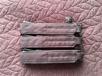 Afbeelding 2 van 3x MP5 metal mags + triple pouch van invader gear