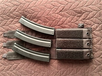Afbeelding 3 van 3x MP5 metal mags + triple pouch van invader gear