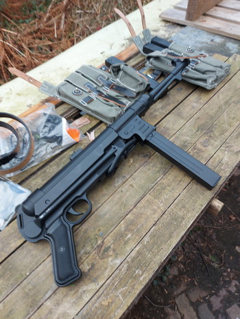 Afbeelding 4 van Zware metalen MP40 met extra's.