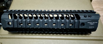 Afbeelding 2 van MADBULL Spike Tactical 9.5inch Rail