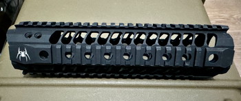 Afbeelding 3 van MADBULL Spike Tactical 9.5inch Rail