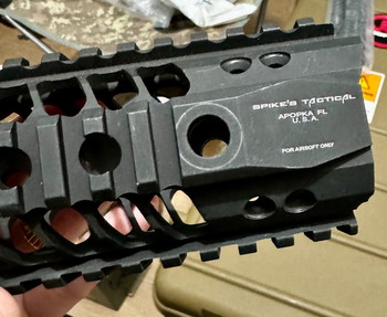 Afbeelding 4 van MADBULL Spike Tactical 9.5inch Rail