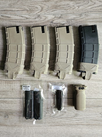 Imagen 10 de GHK M4A1 RIS II FSP + 4 mags + scopes + NPAS