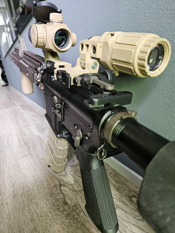 Imagen 4 de GHK M4A1 RIS II FSP + 4 mags + scopes + NPAS