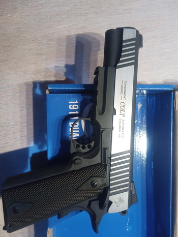 Imagen 2 de Cybergun 1911 CO2 4 magazijnen