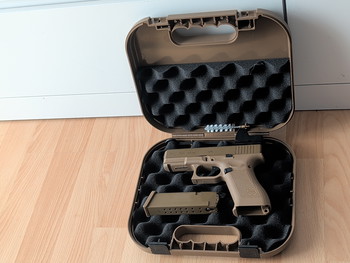 Image 2 pour Umarex Glock 19X GBB, Near Mint Condition